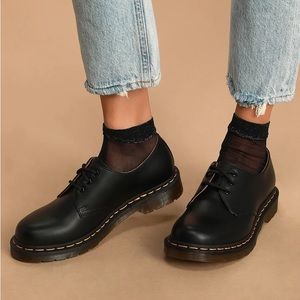 Dr. Martens women’s black leather oxford’s